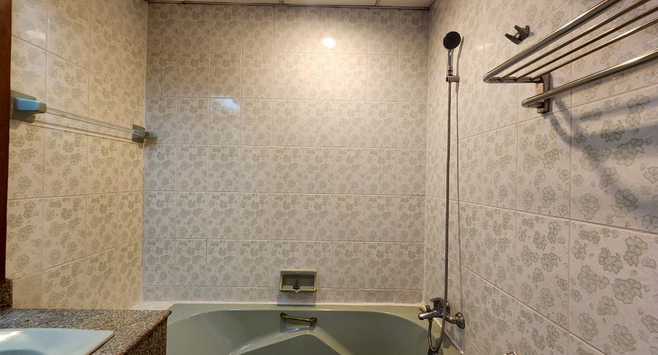 For rent 3 ベッドルーム condo in Watthana, Bangkok
