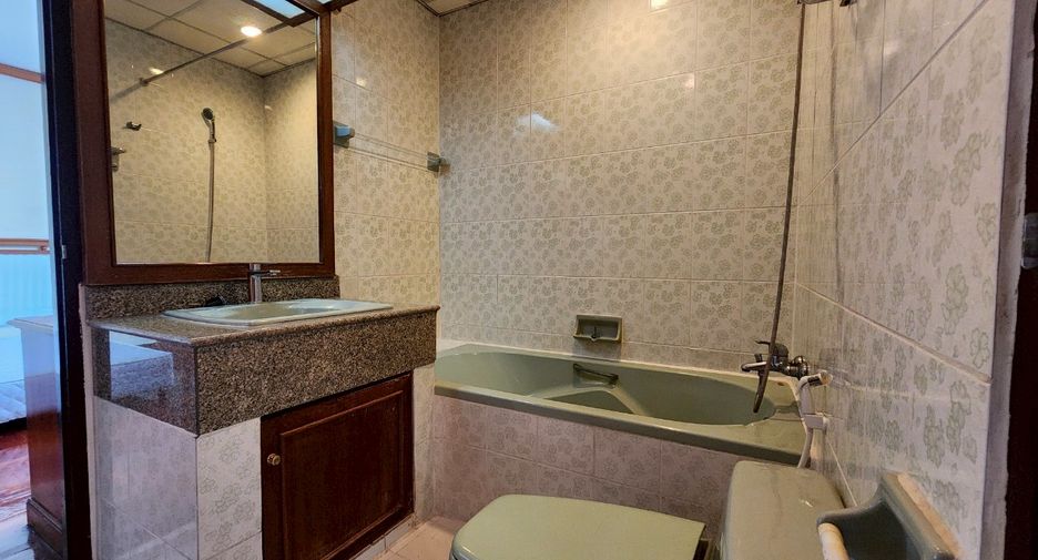 For rent 3 ベッドルーム condo in Watthana, Bangkok