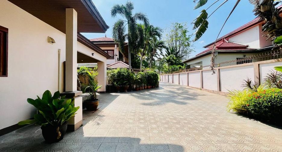 For sale 5 ベッドルーム house in Bang Lamung, Chonburi