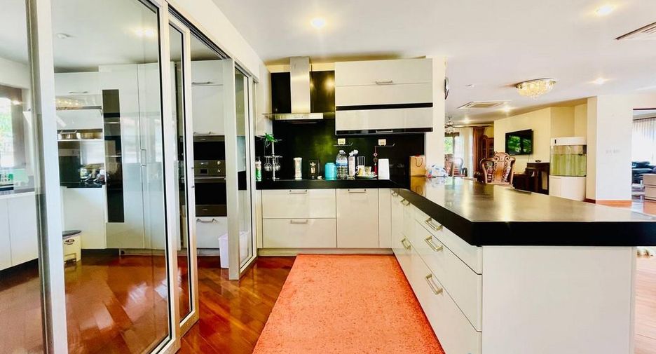 For sale 5 ベッドルーム house in Bang Lamung, Chonburi