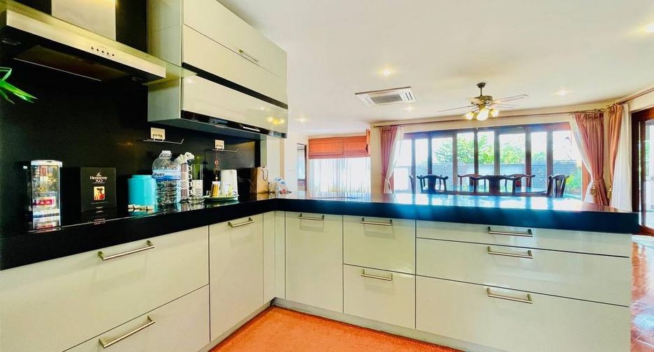 For sale 5 ベッドルーム house in Bang Lamung, Chonburi