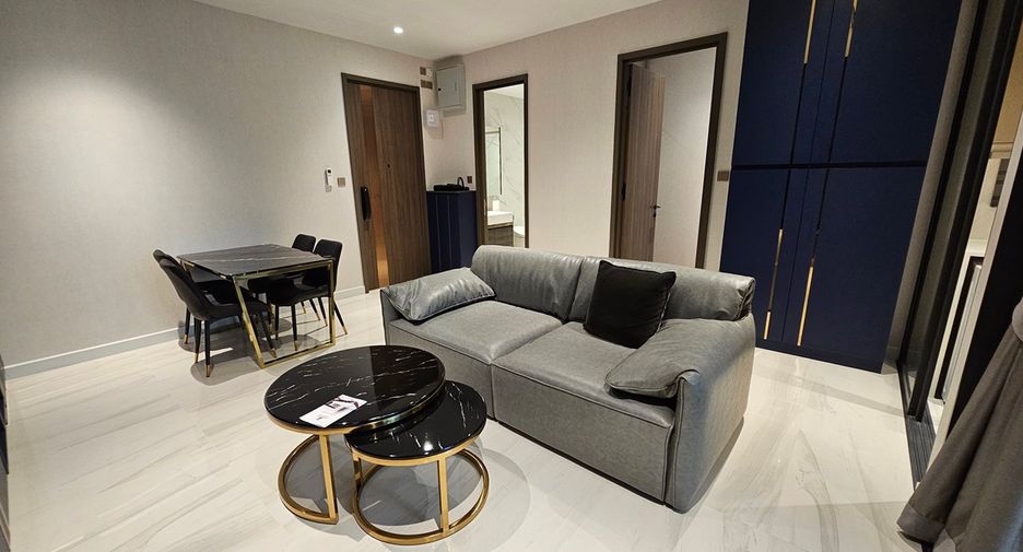 For sale 2 ベッドルーム condo in Sathon, Bangkok