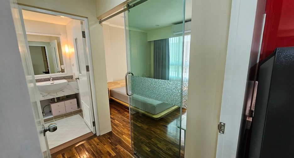 À vendre 2 chambres condo à Watthana, Bangkok