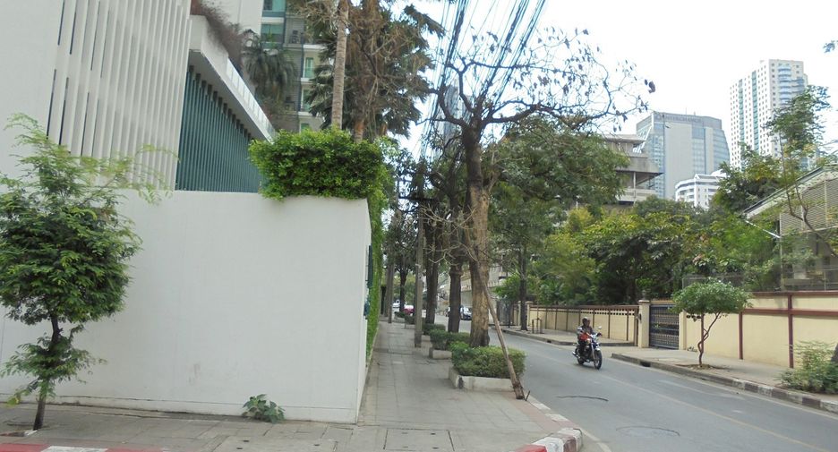 For sale 1 bed condo in Watthana, Bangkok