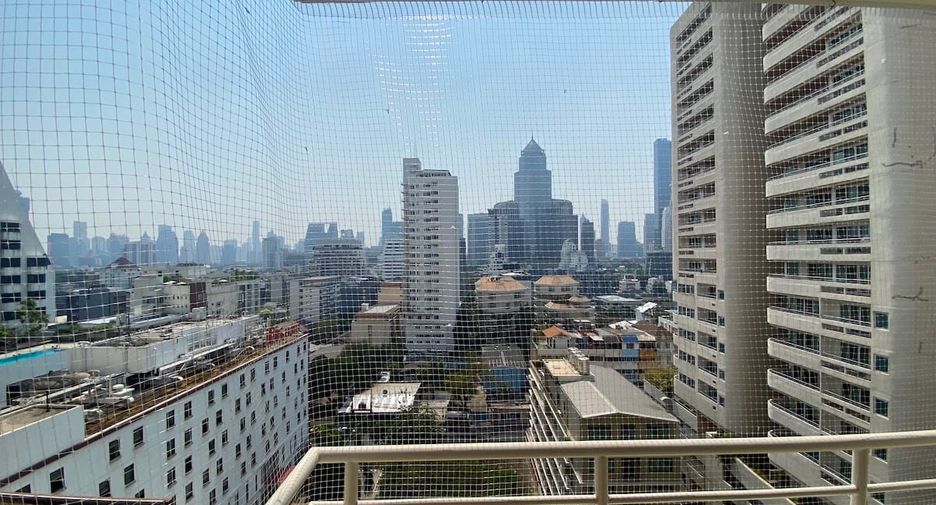 For sale 2 bedrooms condo in Khlong Toei, Bangkok