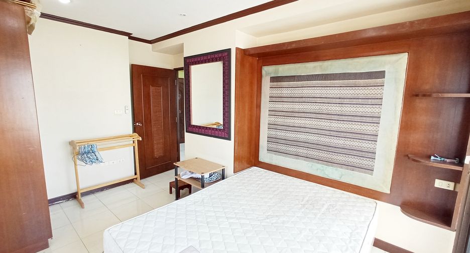 For sale 2 bedrooms condo in Khlong Toei, Bangkok