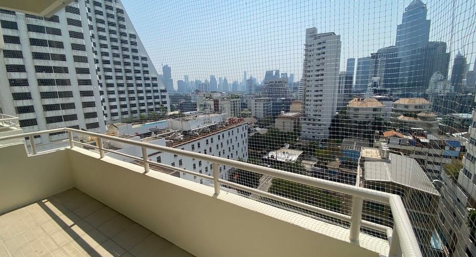 For sale 2 bedrooms condo in Khlong Toei, Bangkok