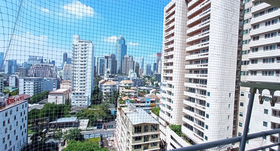 For sale 2 bedrooms condo in Khlong Toei, Bangkok