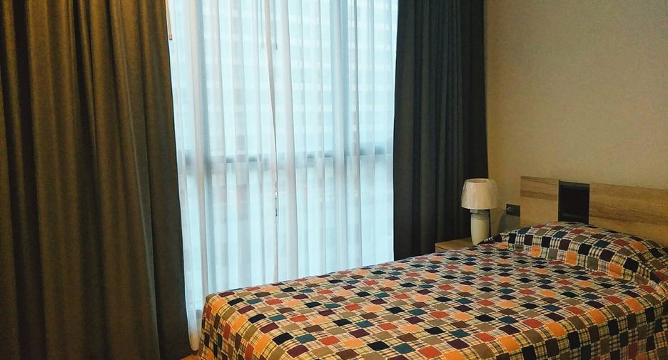 For sale 3 bedrooms condo in Khlong Toei, Bangkok