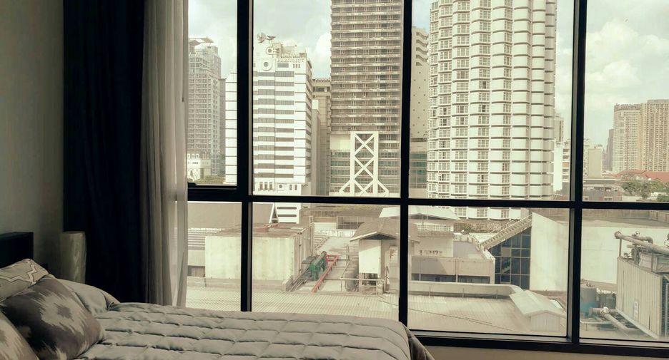 For sale 3 bedrooms condo in Khlong Toei, Bangkok