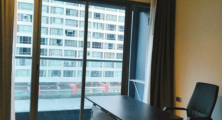 For sale 3 bedrooms condo in Khlong Toei, Bangkok