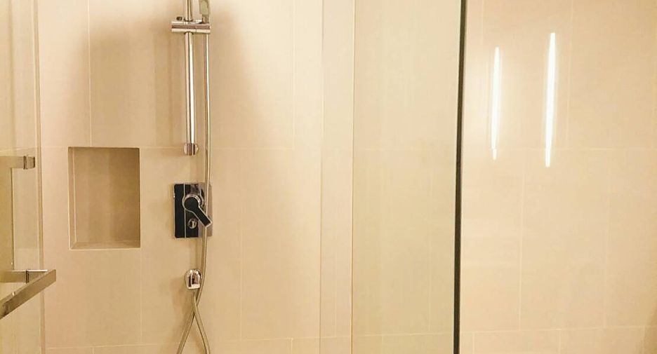 For sale 3 bedrooms condo in Khlong Toei, Bangkok