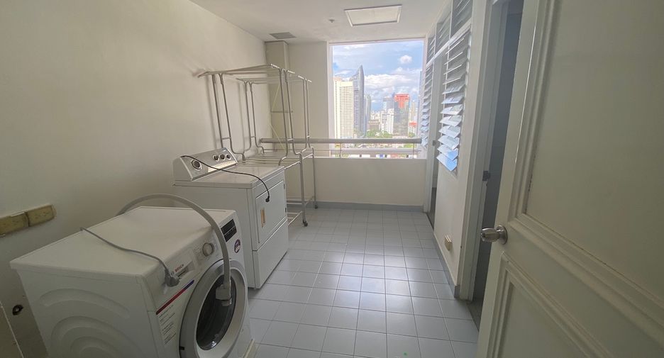 For sale 3 bed condo in Watthana, Bangkok