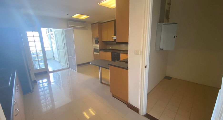 For sale 3 bed condo in Watthana, Bangkok