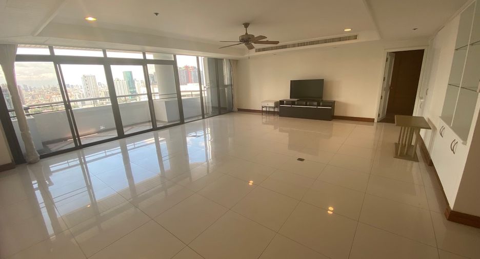 For sale 3 bed condo in Watthana, Bangkok