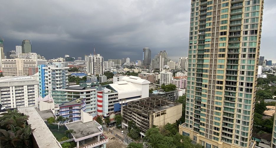 Condo en venta de 4 habitaciones en Watthana, Bangkok