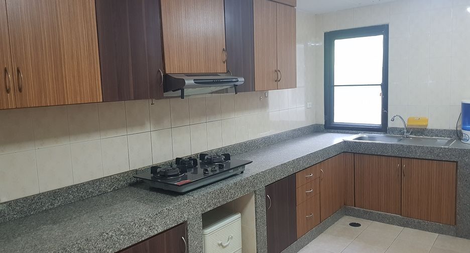 Condo en venta de 4 habitaciones en Watthana, Bangkok
