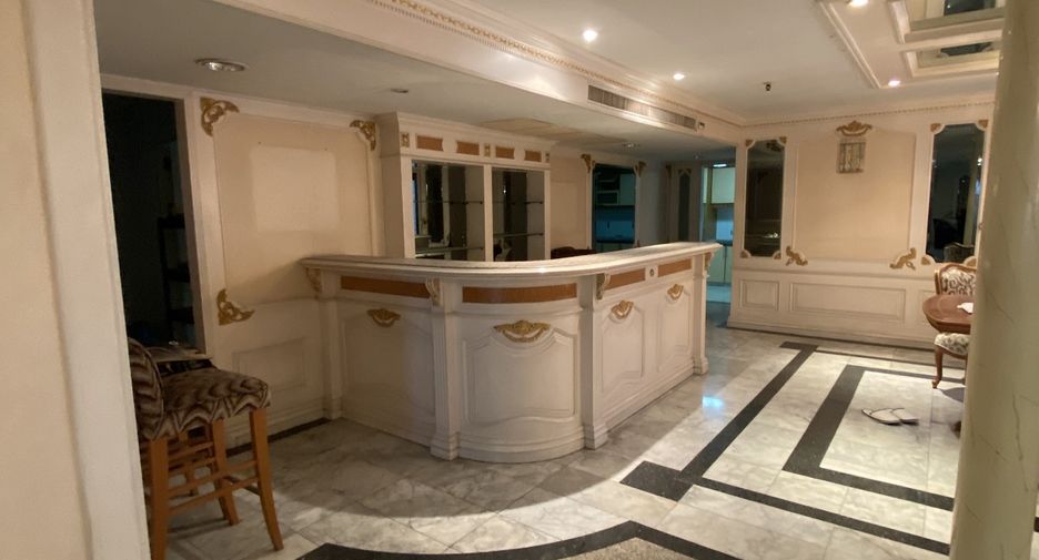 Condo en venta de 4 habitaciones en Watthana, Bangkok