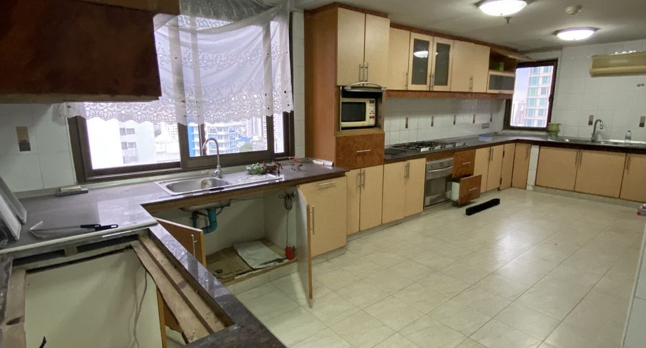 Condo en venta de 4 habitaciones en Watthana, Bangkok