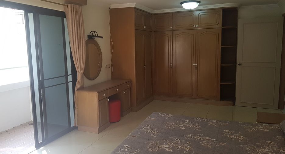 Condo en venta de 4 habitaciones en Watthana, Bangkok