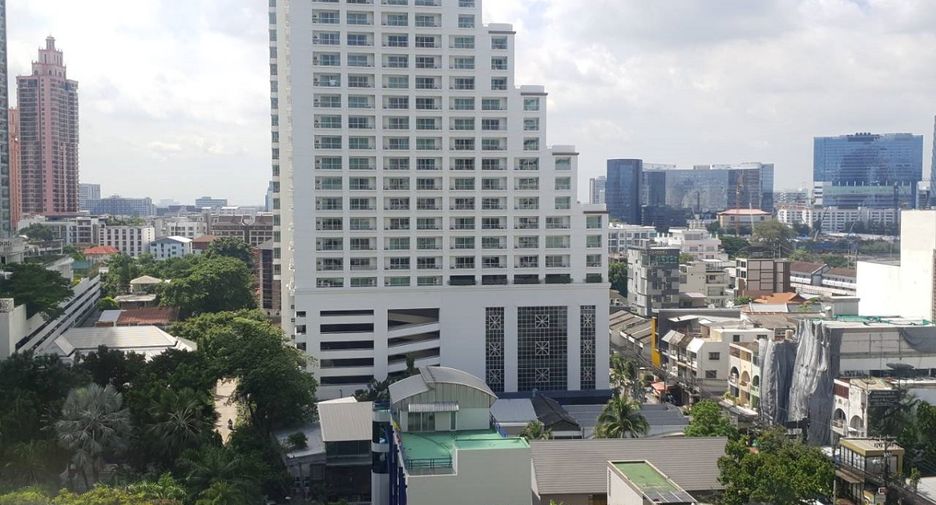 For sale 1 bed condo in Khlong Toei, Bangkok