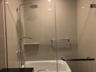 Condo en venta de 2 habitaciones en Khlong Toei, Bangkok