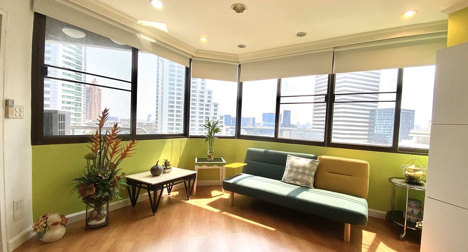For sale 1 bed condo in Khlong Toei, Bangkok