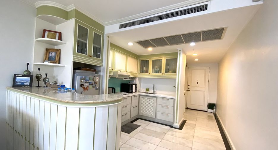 For sale 1 bed condo in Khlong Toei, Bangkok