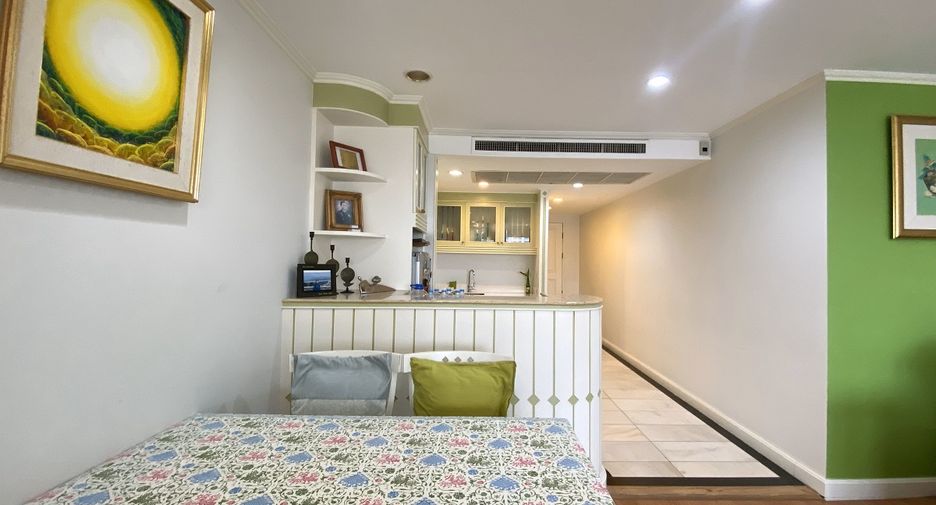 For sale 1 bed condo in Khlong Toei, Bangkok