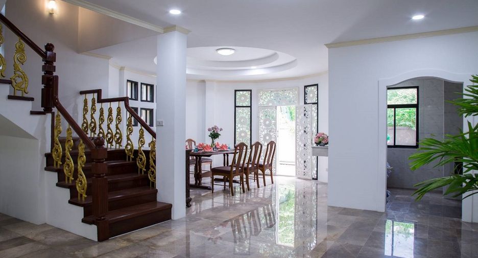 Casa adosada en venta de 3 habitaciones en Watthana, Bangkok