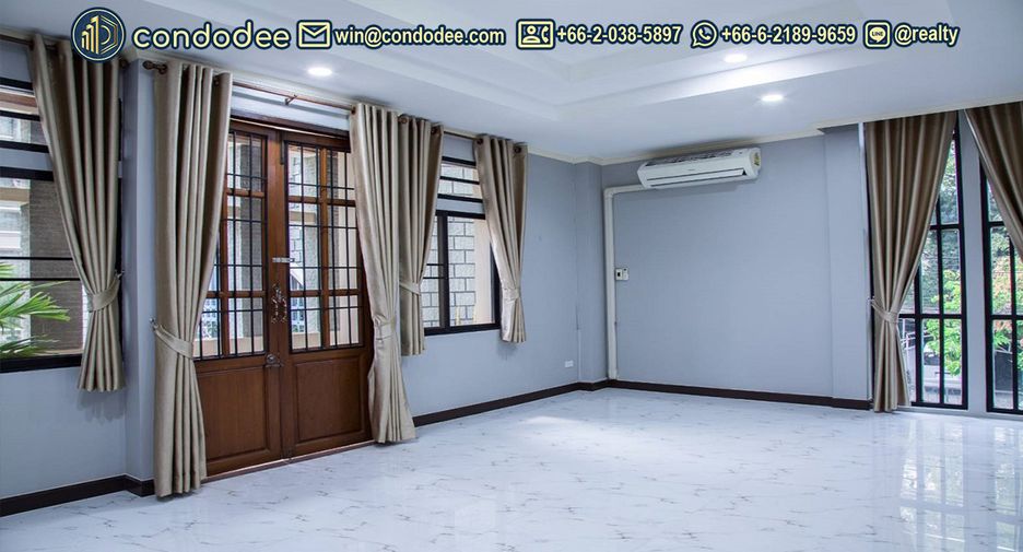Casa adosada en venta de 3 habitaciones en Watthana, Bangkok
