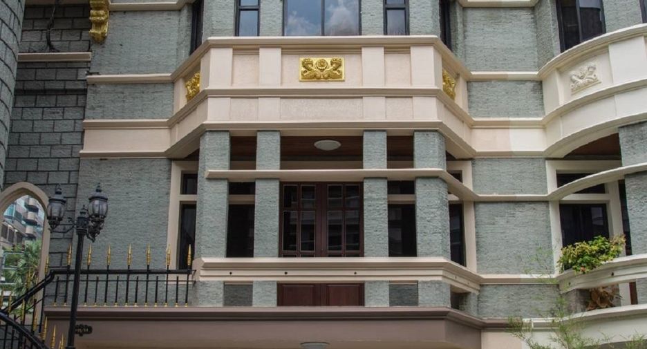 Casa adosada en venta de 3 habitaciones en Watthana, Bangkok