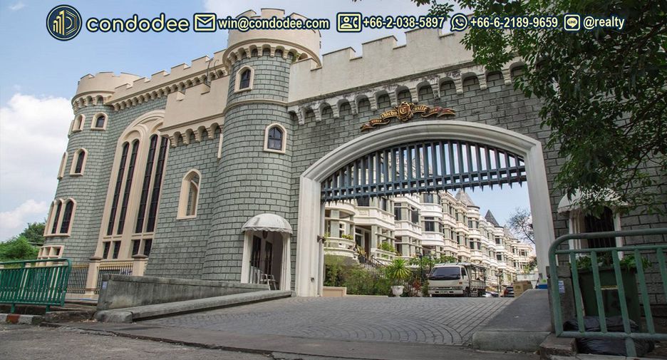 Casa adosada en venta de 3 habitaciones en Watthana, Bangkok