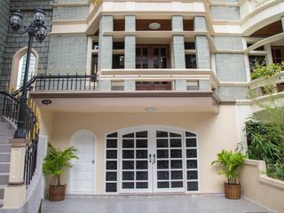 Casa adosada en venta de 3 habitaciones en Watthana, Bangkok
