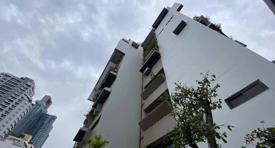 For sale 3 Beds condo in Khlong Toei, Bangkok