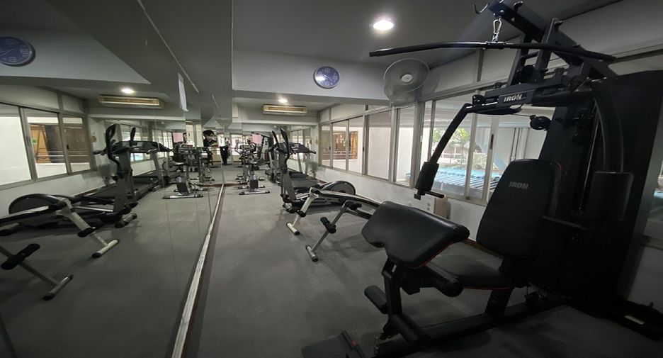 For sale 3 Beds condo in Khlong Toei, Bangkok