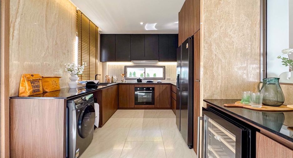 For sale 4 bed house in Bang Lamung, Chonburi
