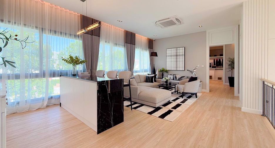 Haus zum Kauf mit 4 Zimmer in Bang Lamung, Chonburi