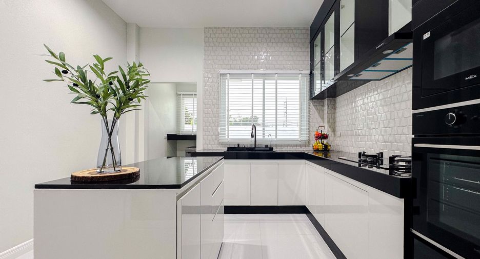 For sale 3 bed house in Bang Lamung, Chonburi
