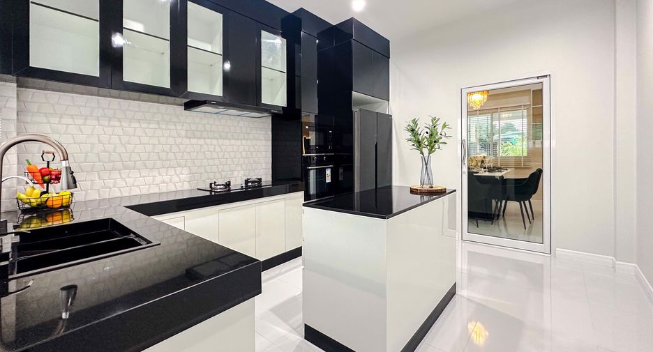 For sale 3 bed house in Bang Lamung, Chonburi