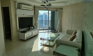 For rent 2 bed condo in Huai Khwang, Bangkok