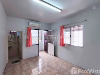 For sale 2 bed townhouse in Mueang Chiang Rai, Chiang Rai