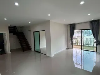 For rent 3 bed house in Lam Luk Ka, Pathum Thani