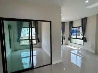 For rent 3 bed house in Lam Luk Ka, Pathum Thani