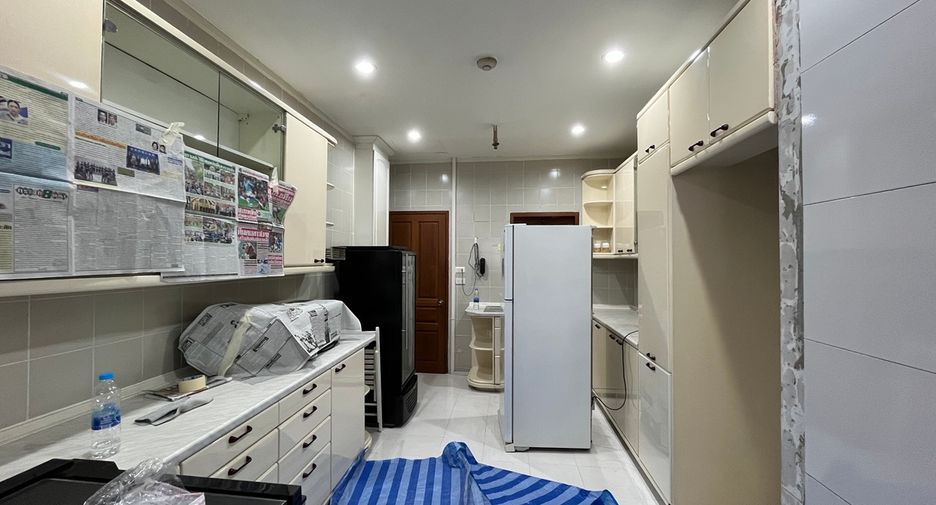 Condo en venta de 3 habitaciones en Watthana, Bangkok