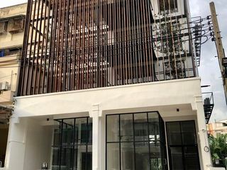 For rent 1 Beds office in Phra Khanong, Bangkok