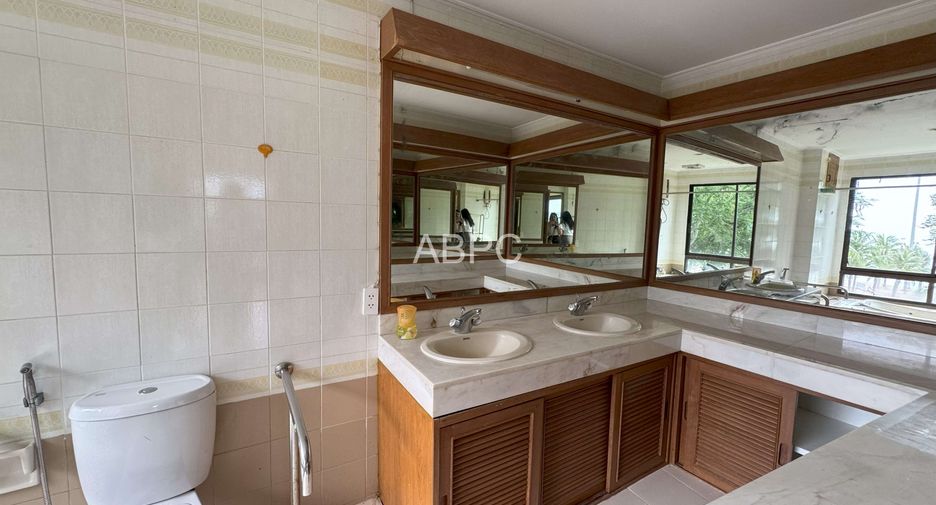 For sale 2 bedrooms condo in Bang Lamung, Chonburi