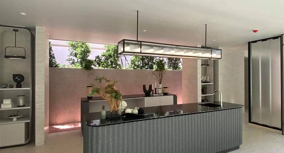 For rent 2 bed condo in Watthana, Bangkok