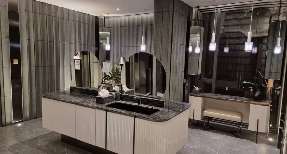For rent 2 bed condo in Watthana, Bangkok