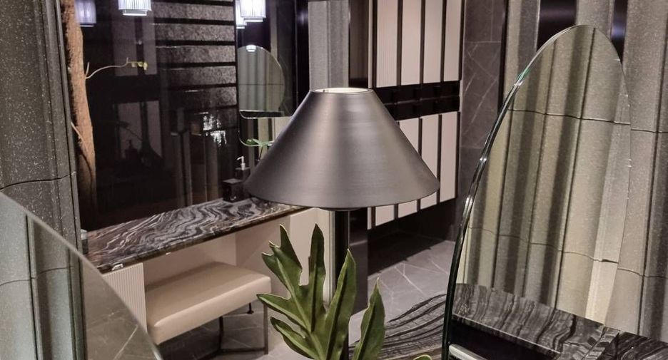 For rent 2 bed condo in Watthana, Bangkok